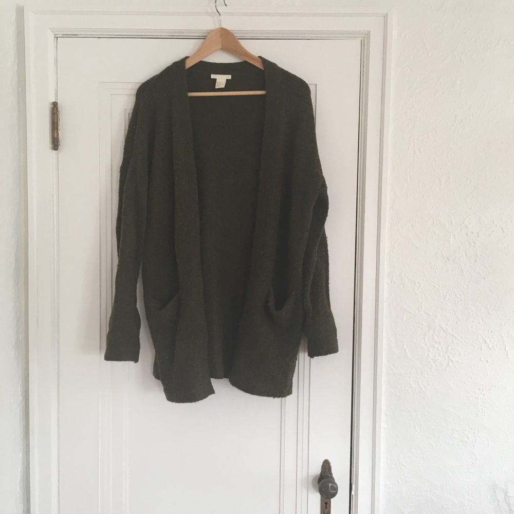 Cozy Olive Cardigan with Pockets